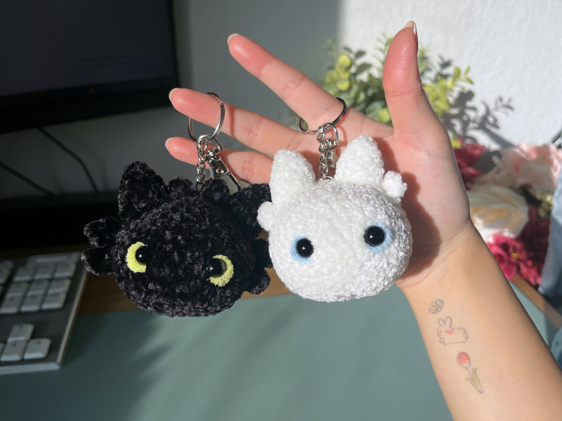 black and white dragon keychains